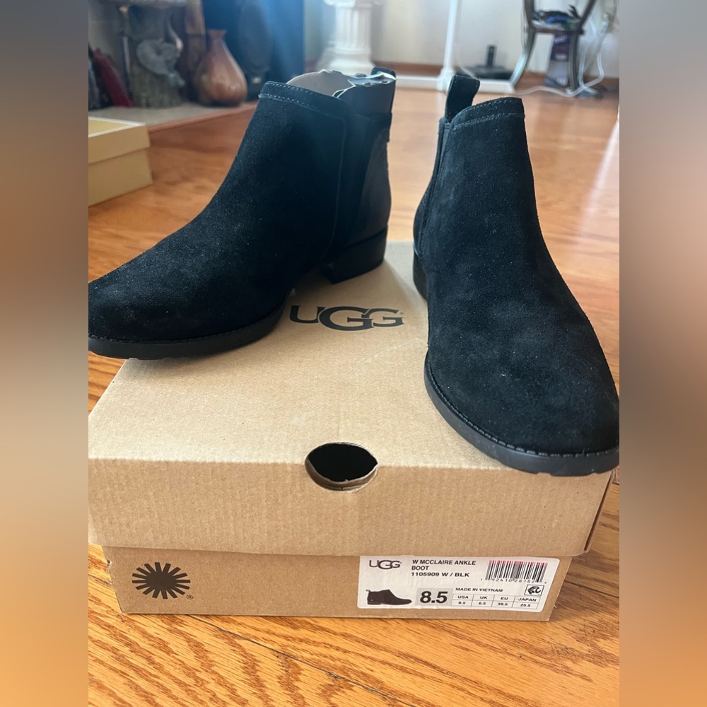 UGG MCCLAIRE Ankle Boot Black NWT Size 8.5